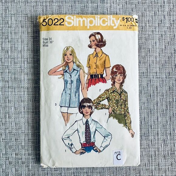 Vintage 70s Simplicity Sewing Pattern 5022 Big Collar Blouses & Tie  Size 14 CUT - Picture 1 of 2